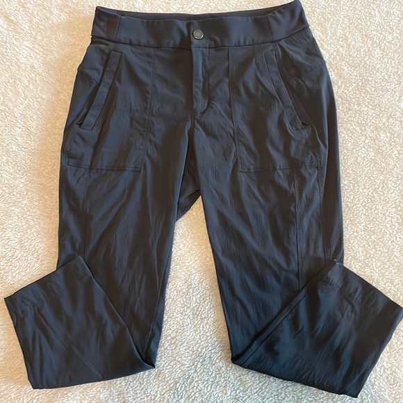 Athleta Women’s capri pants. - Picture 1 of 4